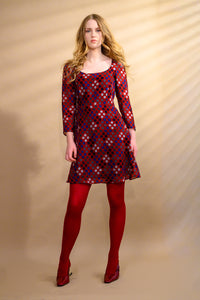 Robe en laine bourgogne à motifs