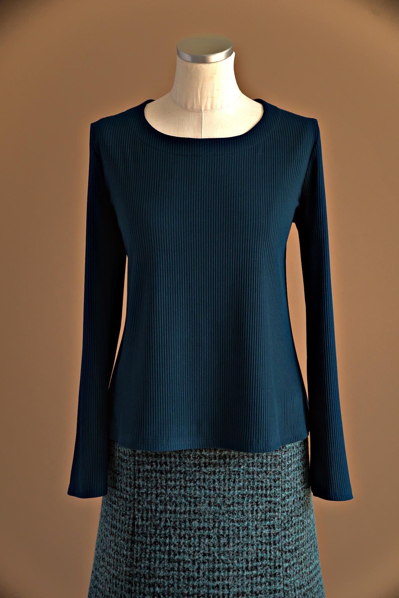 Pull viscose côtelé cintré