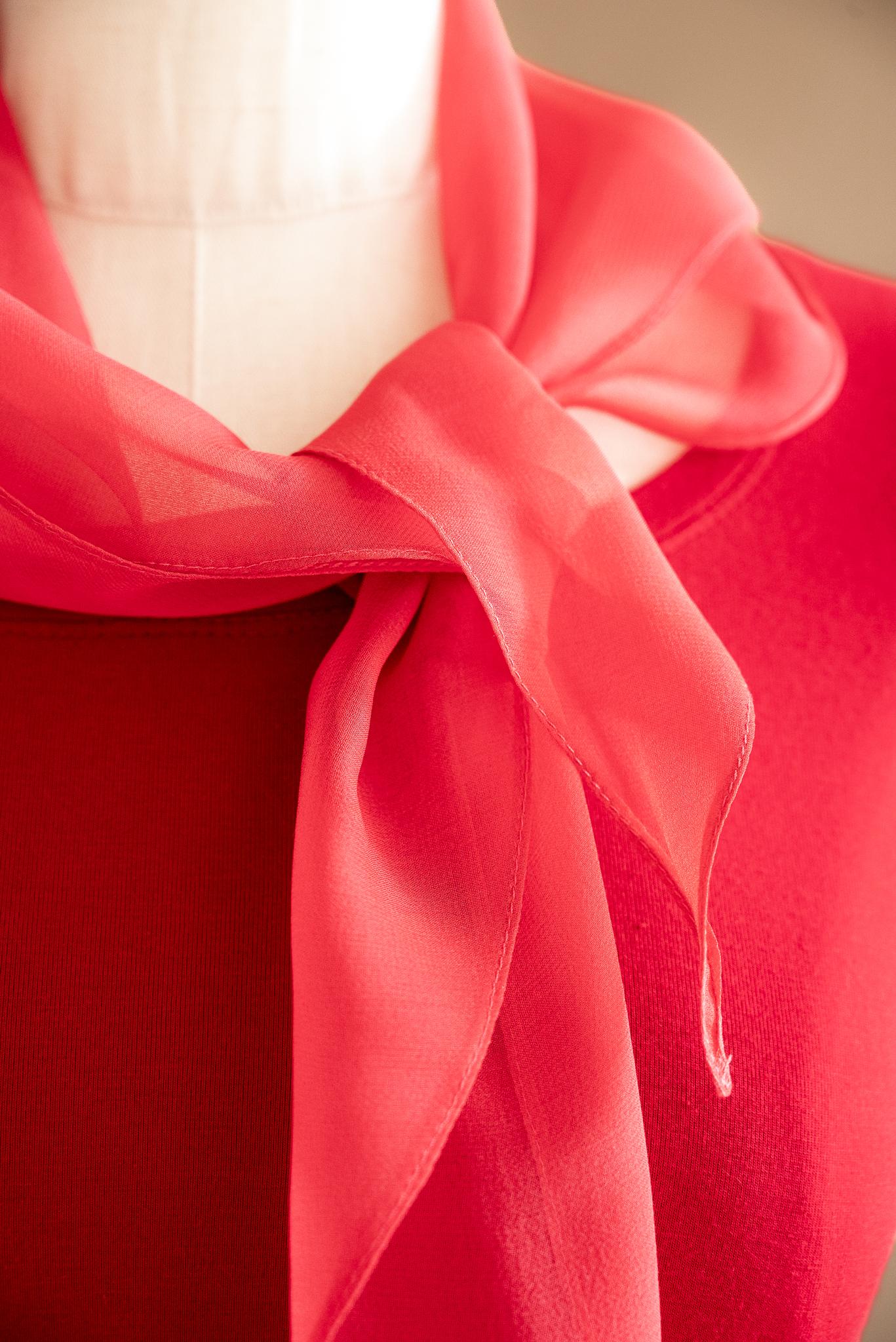 Foulard en soie rouge