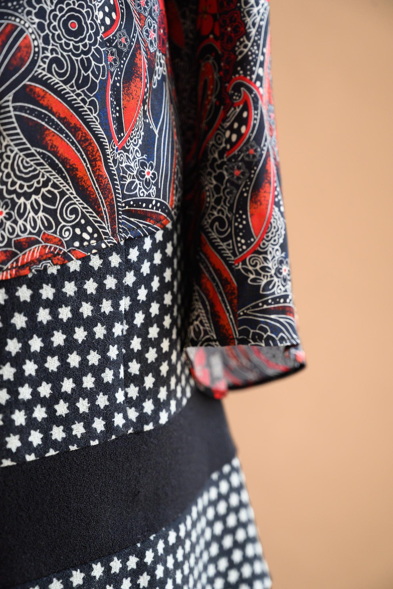 Chemisier satin paisley rouge