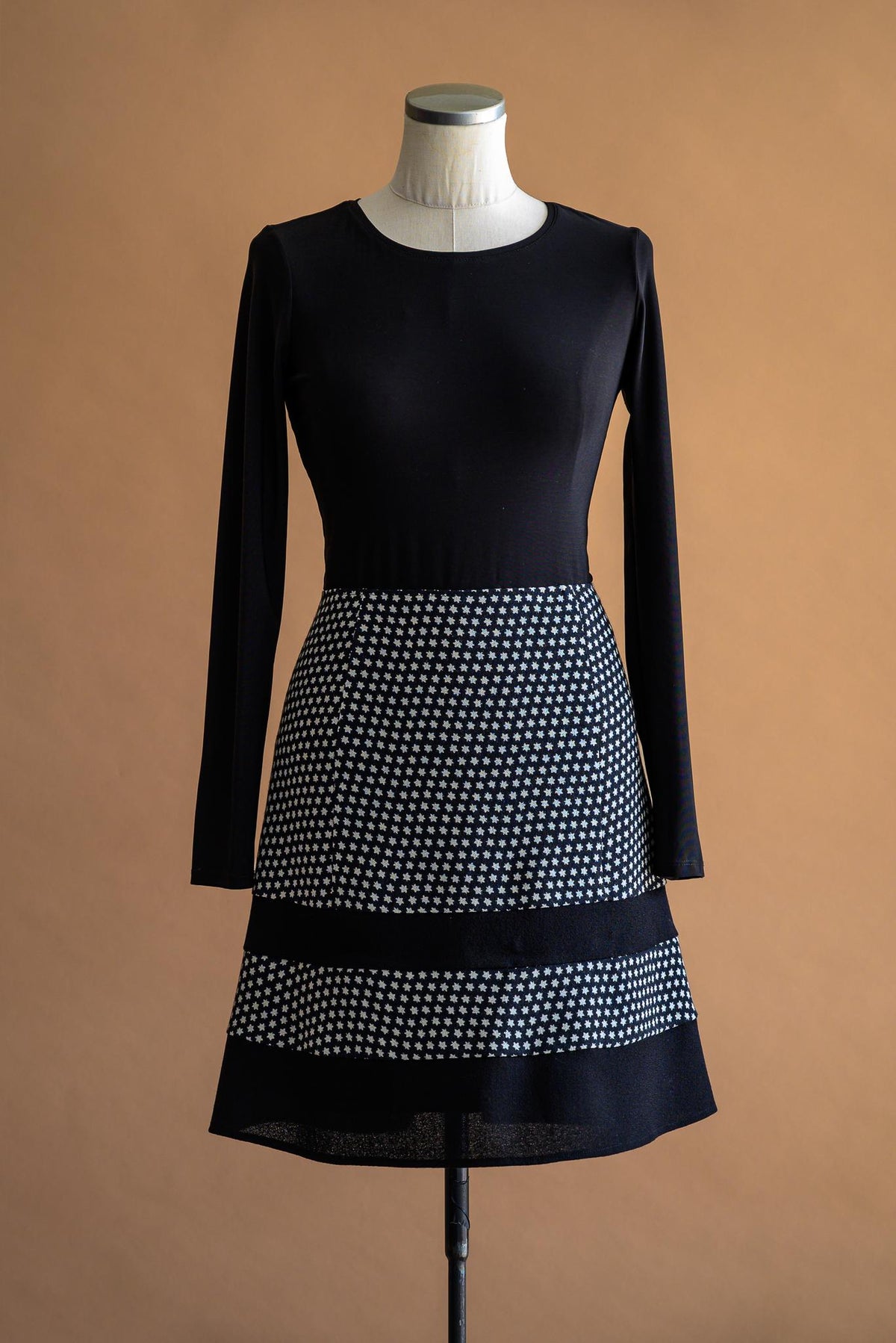 Jupe crêpe de laine noir étoilé - Atelier Boutique Isabelle Elie