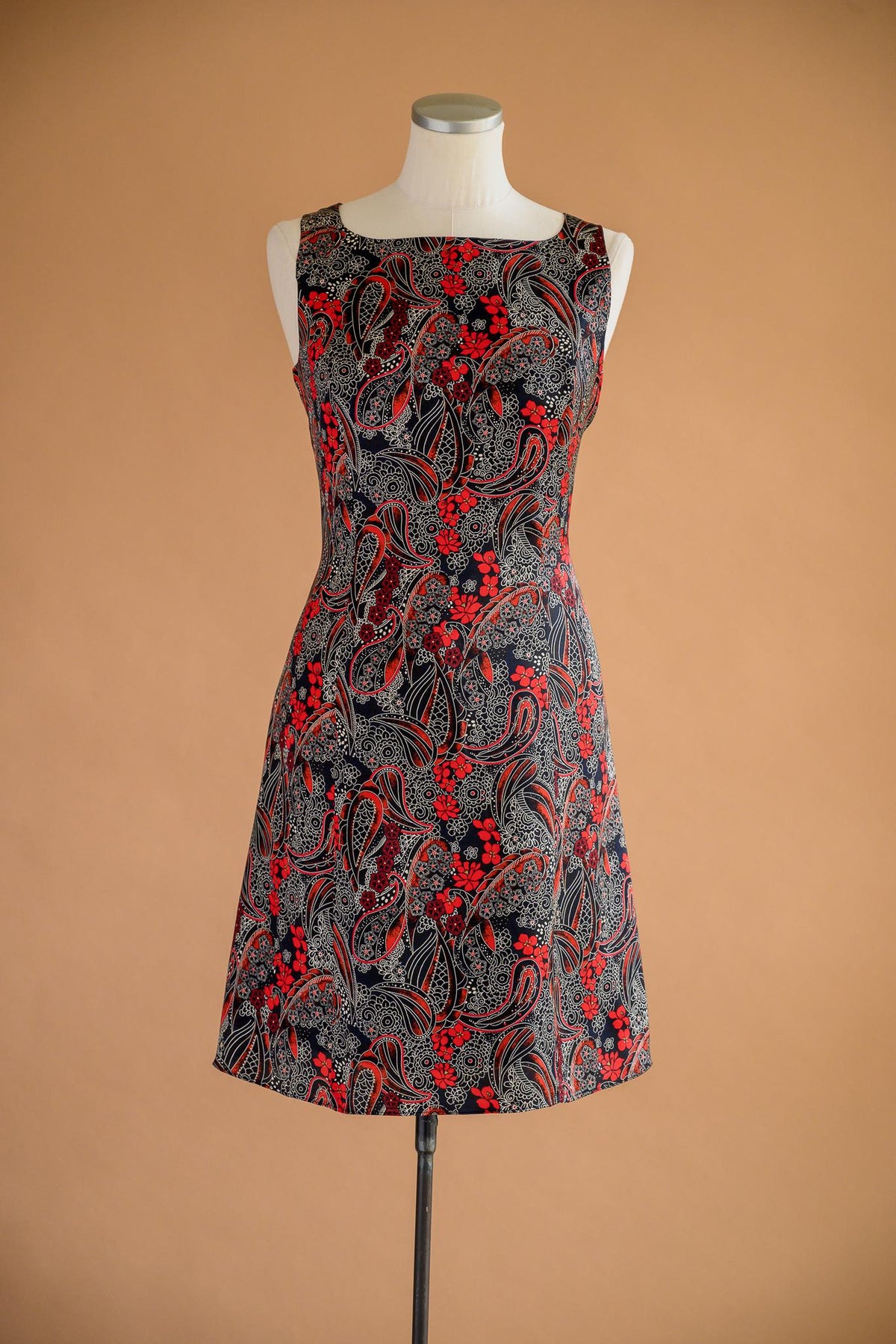Robe satin paisley rouge - Atelier Boutique Isabelle Elie