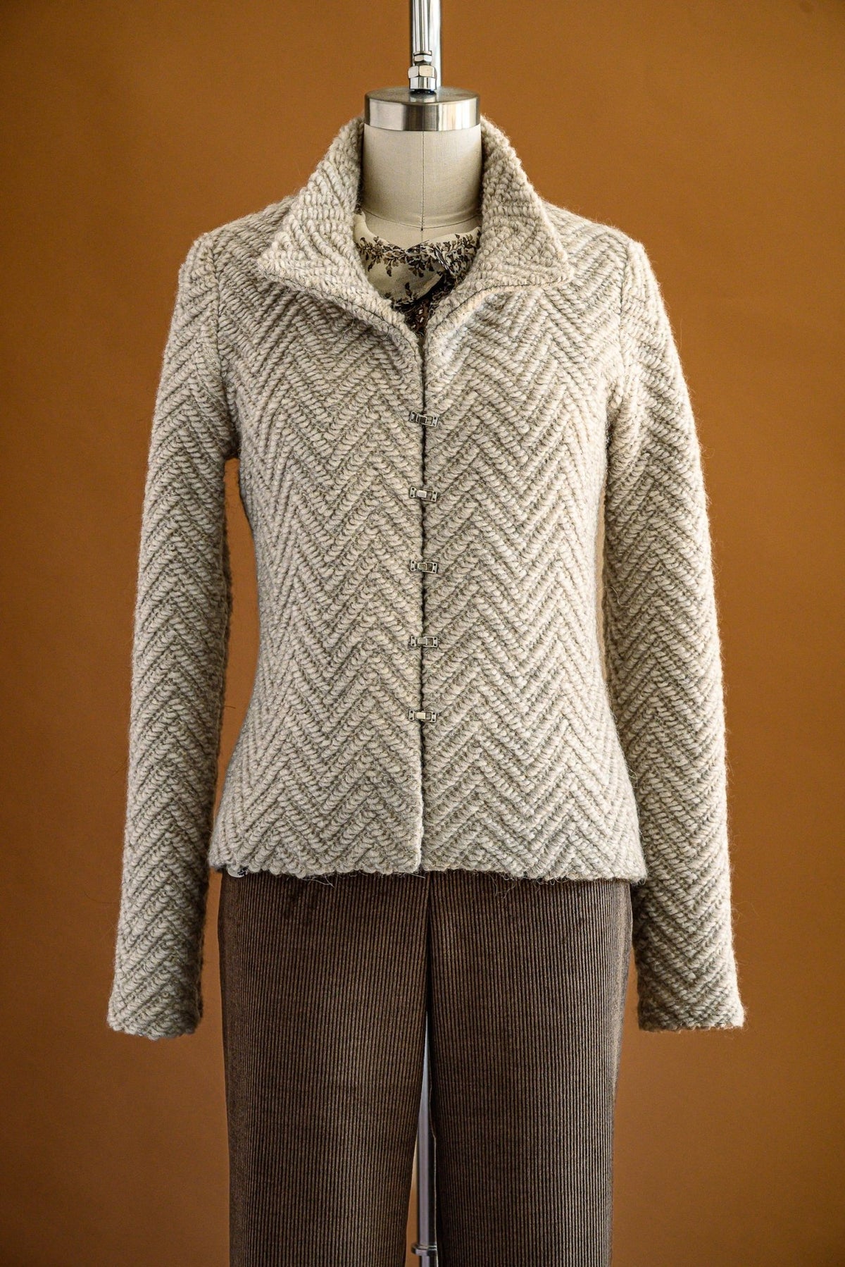 Veste tricot chevrons - Atelier Boutique Isabelle Elie